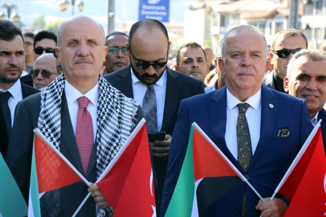 Amasya'da Düzenlenen Yürüyüşte Gazze'ye Destek Mesajları Yankılandı