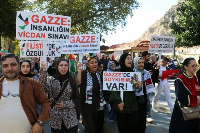 Amasya'da Düzenlenen Yürüyüşte Gazze'ye Destek Mesajları Yankılandı