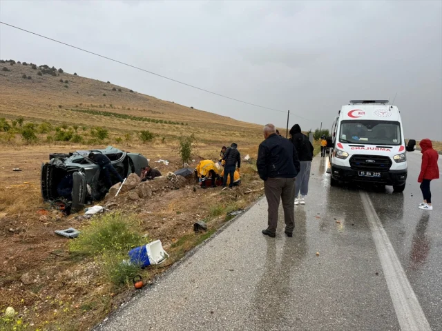 Burdur'da Tehlikeli Kavşak: Bir Kazada 5 Yaralı