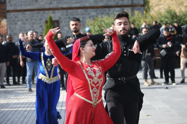 Kars'ta Yaşayan Miras Festivali Renkli Başladı