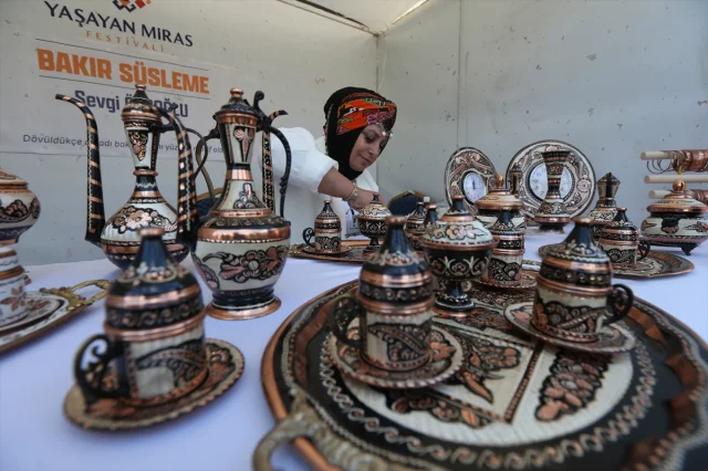 Kars'ta Yaşayan Miras Festivali Renkli Başladı