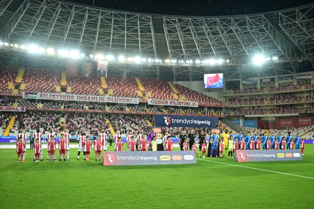Antalyaspor ve Çaykur Rizespor Maçında Nefes Kesici Anlar