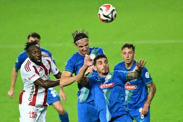 Antalyaspor ve Çaykur Rizespor Maçında Nefes Kesici Anlar