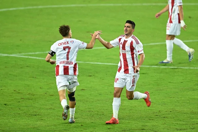 Antalyaspor ve Çaykur Rizespor Maçında Nefes Kesici Anlar