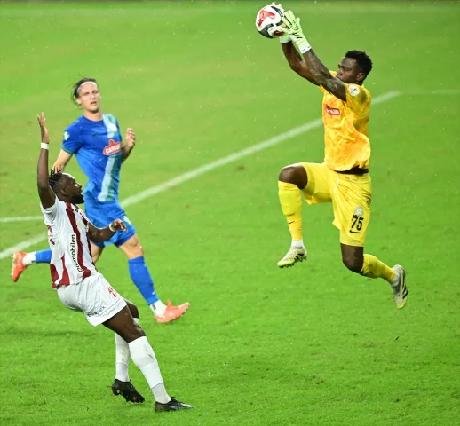 Antalyaspor ve Çaykur Rizespor Maçında Nefes Kesici Anlar