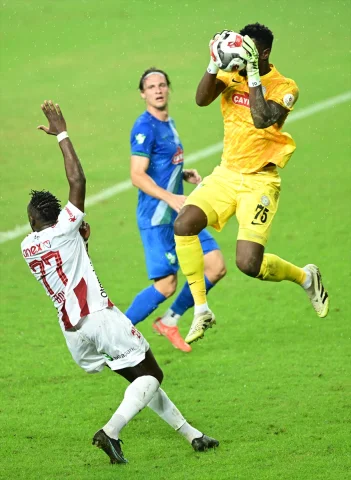 Antalyaspor ve Çaykur Rizespor Maçında Nefes Kesici Anlar