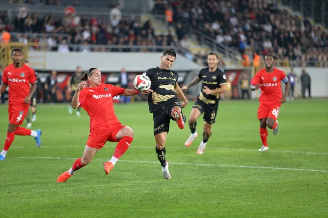 Trendyol 1. Lig'de Çorum FK'den Manisa FK'ya Ezici Galibiyet