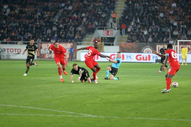 Trendyol 1. Lig'de Çorum FK'den Manisa FK'ya Ezici Galibiyet