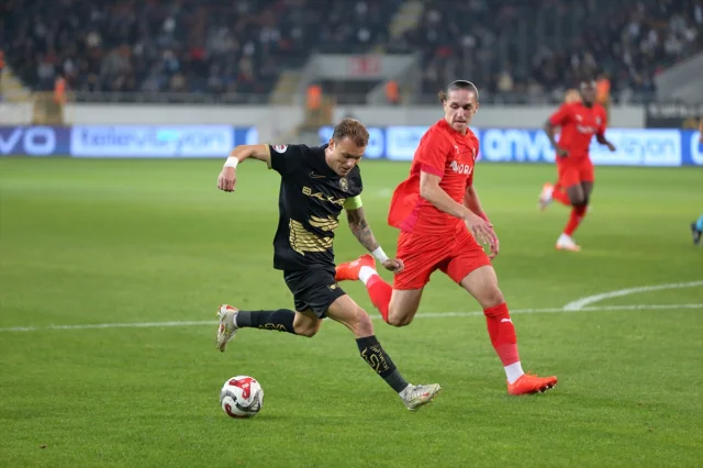 Trendyol 1. Lig'de Çorum FK'den Manisa FK'ya Ezici Galibiyet
