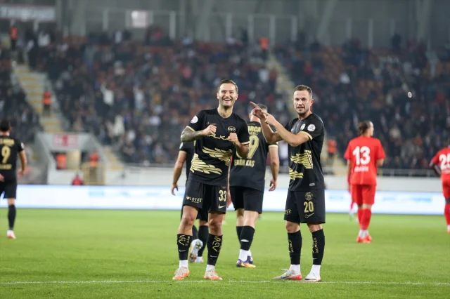 Trendyol 1. Lig'de Çorum FK'den Manisa FK'ya Ezici Galibiyet