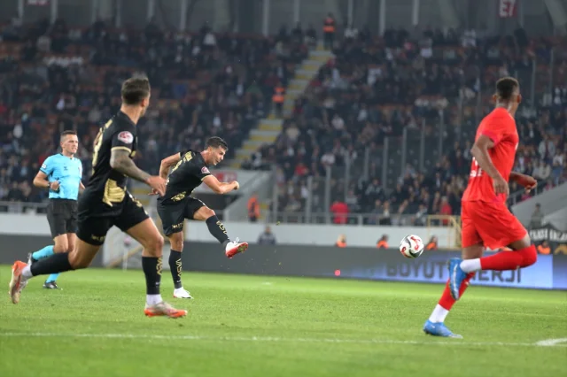 Trendyol 1. Lig'de Çorum FK'den Manisa FK'ya Ezici Galibiyet