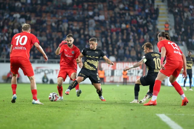 Trendyol 1. Lig'de Çorum FK'den Manisa FK'ya Ezici Galibiyet
