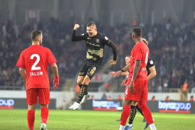 Trendyol 1. Lig'de Çorum FK'den Manisa FK'ya Ezici Galibiyet