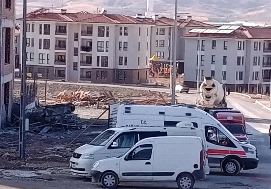 Malatya'da İnşaat Kazası Gerçekleşti: Beton Kalıbı Çöktü