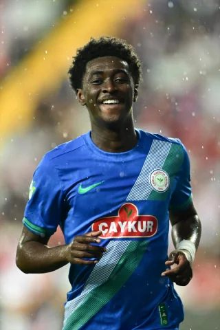 Antalyaspor ve Çaykur Rizespor Maçında Nefes Kesici Anlar