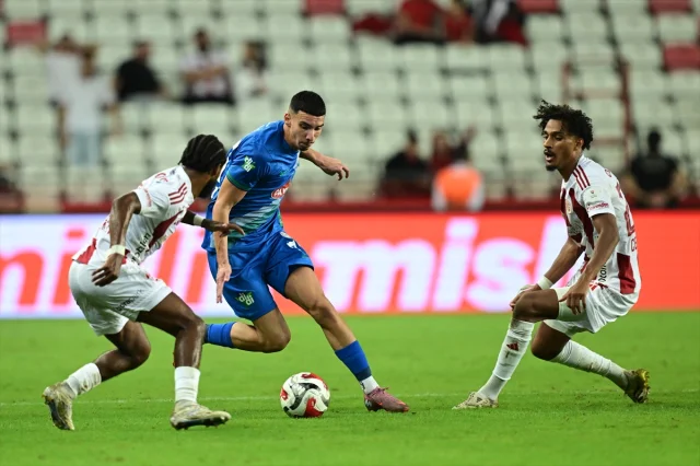 Antalyaspor ve Çaykur Rizespor Maçında Nefes Kesici Anlar
