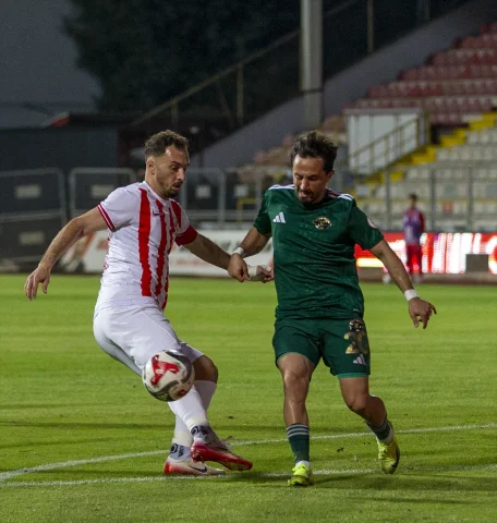 Bolu'da Futbol Şöleni: Esenler Erokspor Boluspor'u Geçti