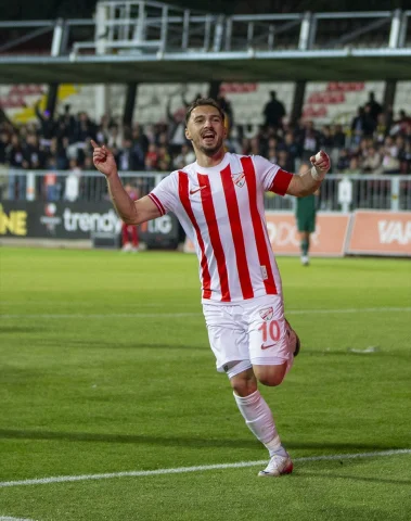 Bolu'da Futbol Şöleni: Esenler Erokspor Boluspor'u Geçti