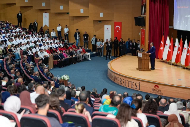 Cevdet Yılmaz'dan Teknoloji ve Eğitim Üzerine Çarpıcı Açıklamalar