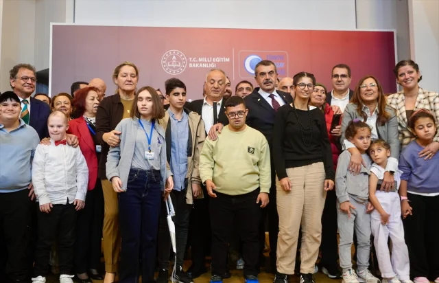 Bakan Tekin: Türkiye'nin Özel Eğitimde Büyük Atılımı