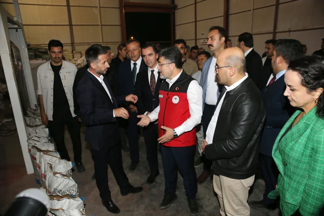 Tarım Sektöründe Heyecan: Bakan Yumaklı Kuru Fasulye Hasadında