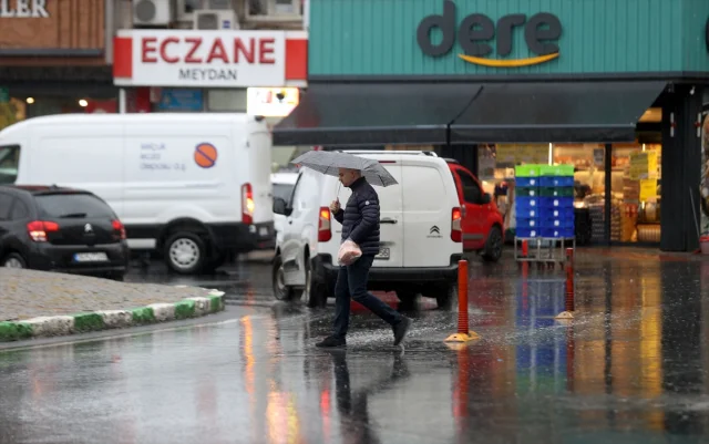 Trakya'da Yağış Alarmı: Şiddetli Sağanak Hayatı Etkiliyor