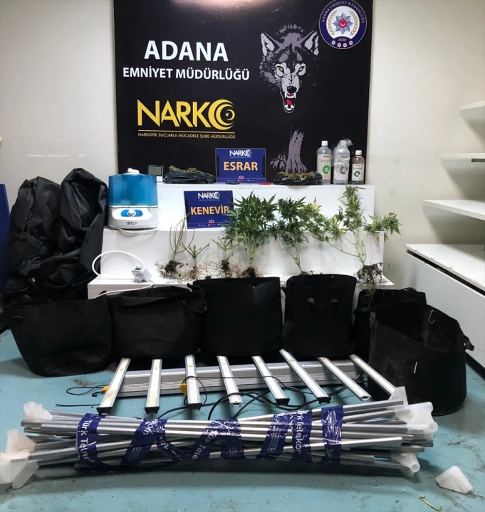 Adana'da İklimlendirme Sistemiyle Kenevir Yetiştiren Kişi Yakalandı