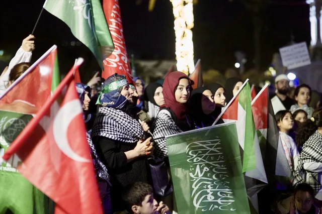İzmir ve Manisa'da Gazze'ye Yapılan Saldırılara Sert Tepki
