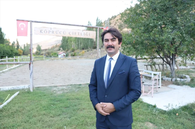 Belçika'dan Yola Çıkan Klasik Araç Tutkunları Bayburt'u Mest Etti