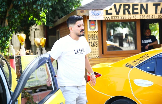 Adana’da Taksinin İçinde Doğum: Herkesi Şaşırtan Anlar