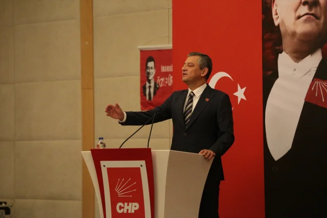 Özgür Özel'den CHP'nin Yeni Yönelimleri Üzerine Çarpıcı Açıklamalar