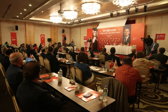 Özgür Özel'den CHP'nin Yeni Yönelimleri Üzerine Çarpıcı Açıklamalar