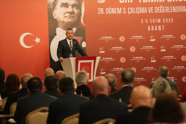 Özgür Özel'den CHP'nin Yeni Yönelimleri Üzerine Çarpıcı Açıklamalar