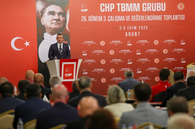 Özgür Özel'den CHP'nin Yeni Yönelimleri Üzerine Çarpıcı Açıklamalar