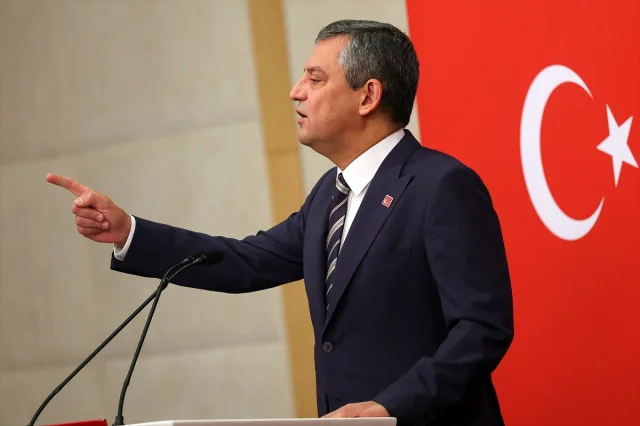 Özgür Özel'den CHP'nin Yeni Yönelimleri Üzerine Çarpıcı Açıklamalar