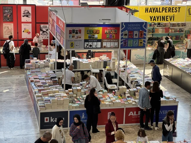 15. Kocaeli Kitap Fuarı'nda Ziyaretçi Rekoru Bekleniyor