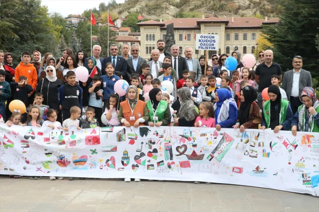 Türkiye Genelinde Filistinli Çocuklar İçin Çizim Etkinlikler...