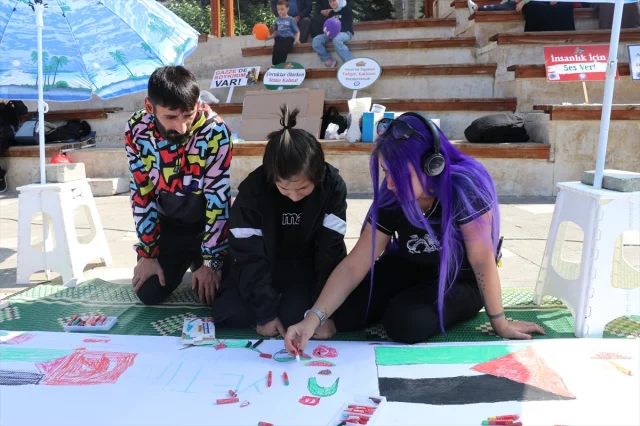 Türkiye Genelinde Filistinli Çocuklar İçin Çizim Etkinlikleri Düzenlendi