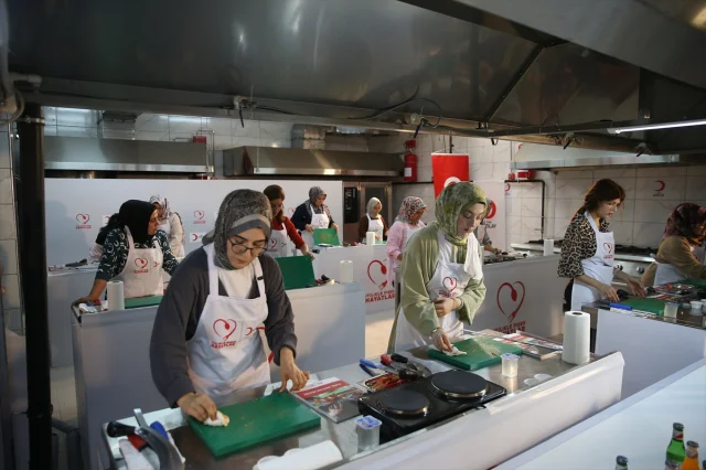 Türk Kızılay'ın "İyilikle Pişen Hayatlar" Projesiyle Depremzedelere Umut