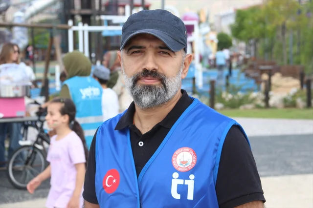 Muğla'da Çocuklar Gazze İçin Kalem Aldı
