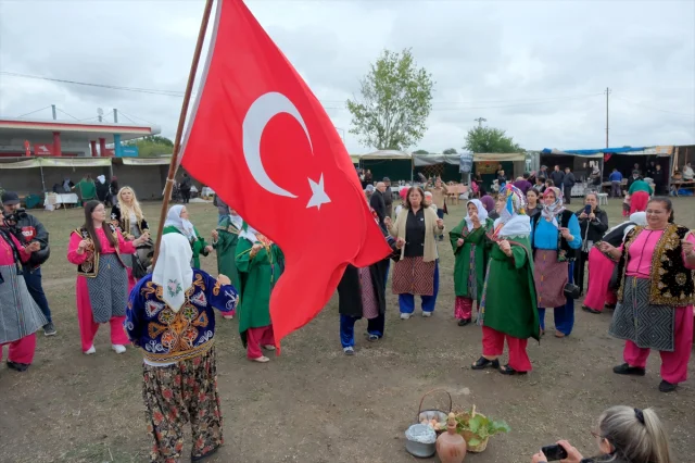 Kırklareli'nde Bağ Bozumu Şenlikleri Renkli Görüntülerle Başladı