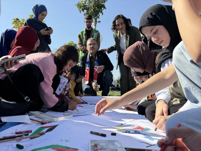 Iğdır'da Çocuklar, Filistin İçin Göletlere Kağıttan Sumud Filosu Yaptı