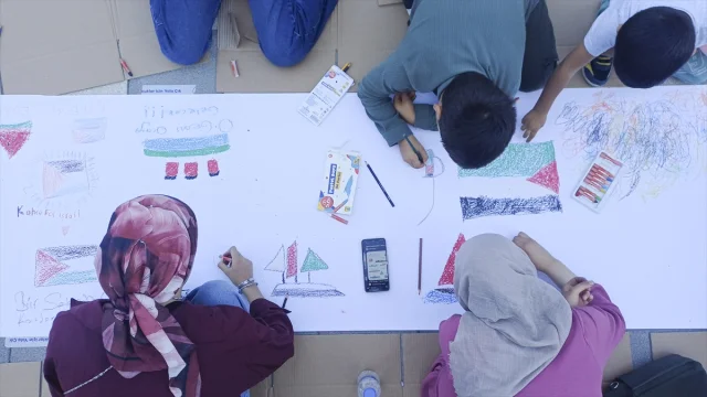 Batman'da Çarpıcı Bir Etkinlik İsrail'e Karşı: Filistin İçin...