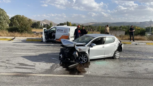 Dikkatsiz An Sivas'ta Can Aldı: Korkunç Kazanın Ayrıntıları