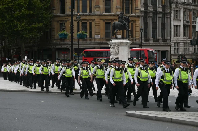 İngiltere'de protestolar: Palestine Action destekçilerine polis müdahalesi