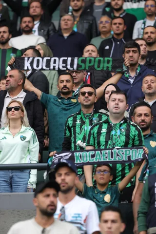 Trendyol Süper Lig'de Heyecan Dorukta: Kocaelispor ile ikas Eyüpspor Mücadelesi