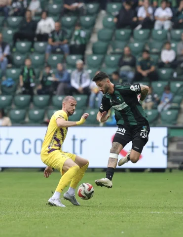 Trendyol Süper Lig'de Heyecan Dorukta: Kocaelispor ile ikas Eyüpspor Mücadelesi