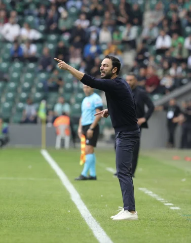 Trendyol Süper Lig'de Heyecan Dorukta: Kocaelispor ile ikas Eyüpspor Mücadelesi