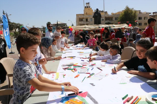 Kilis'te Filistinli Çocuklar İçin Duygu Dolu Çizim Etkinliği