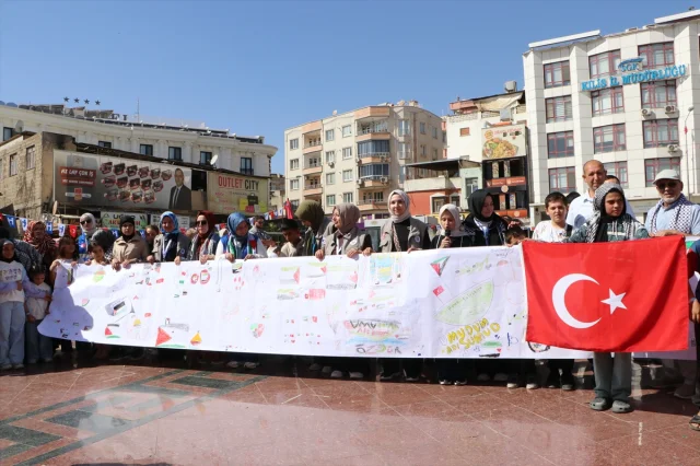 Kilis'te Filistinli Çocuklar İçin Duygu Dolu Çizim Etkinliği